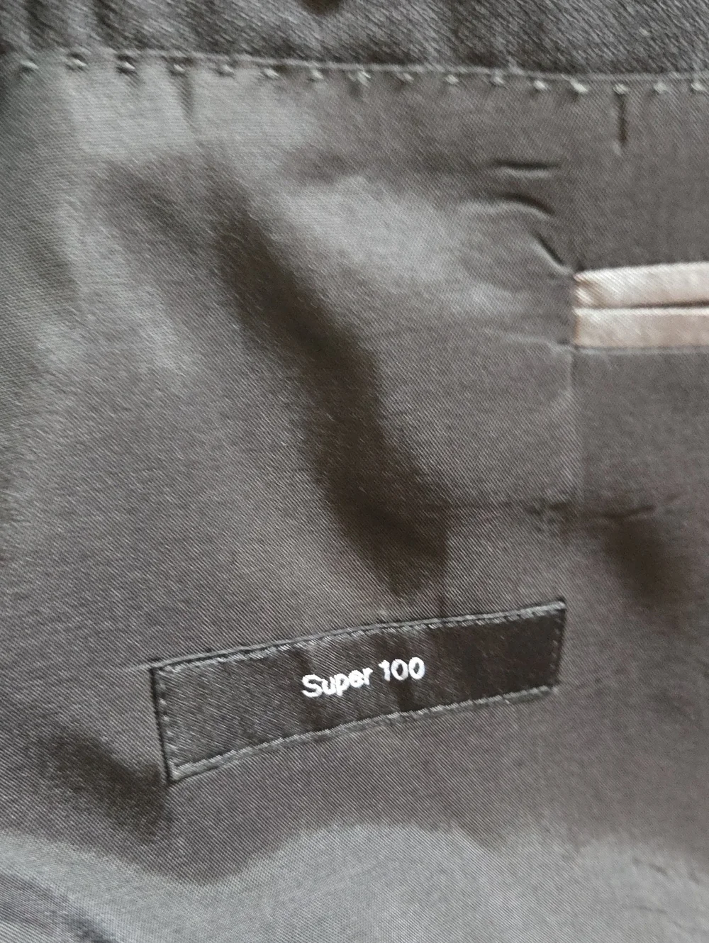 Hugo Boss Men's Black Two-Button Blazer 38r